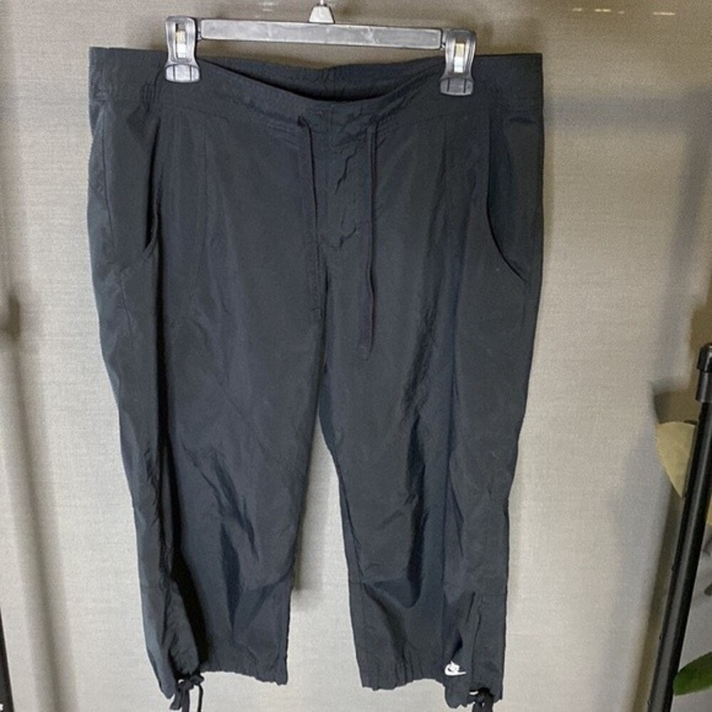 Nike Black Sportswear Capri Utility Pants sz L